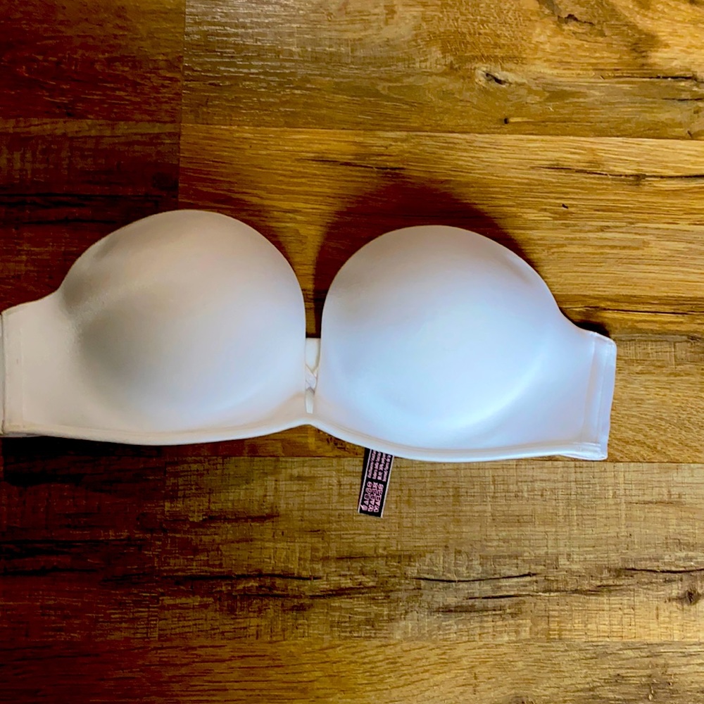 Victoria’s Secret strapless white bra. Size 32B